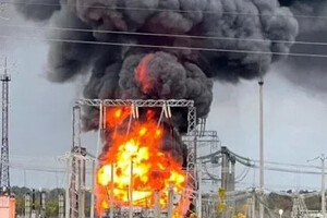 Дрони СБУ атакували нафтобазу та електропідстанцію росіян
