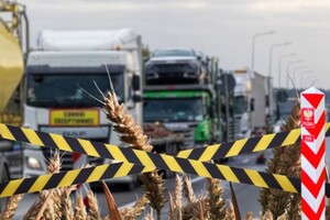 20 березня влада Польщі домовилася з фермерами про заборону транзиту агропродукції з України