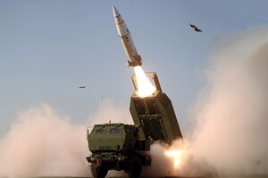 США таємно передали Україні далекобійні ракети Atacms