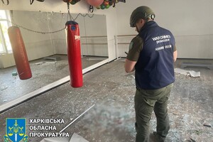 Росыяни вдарили по території спорткомплексу у Дергачах